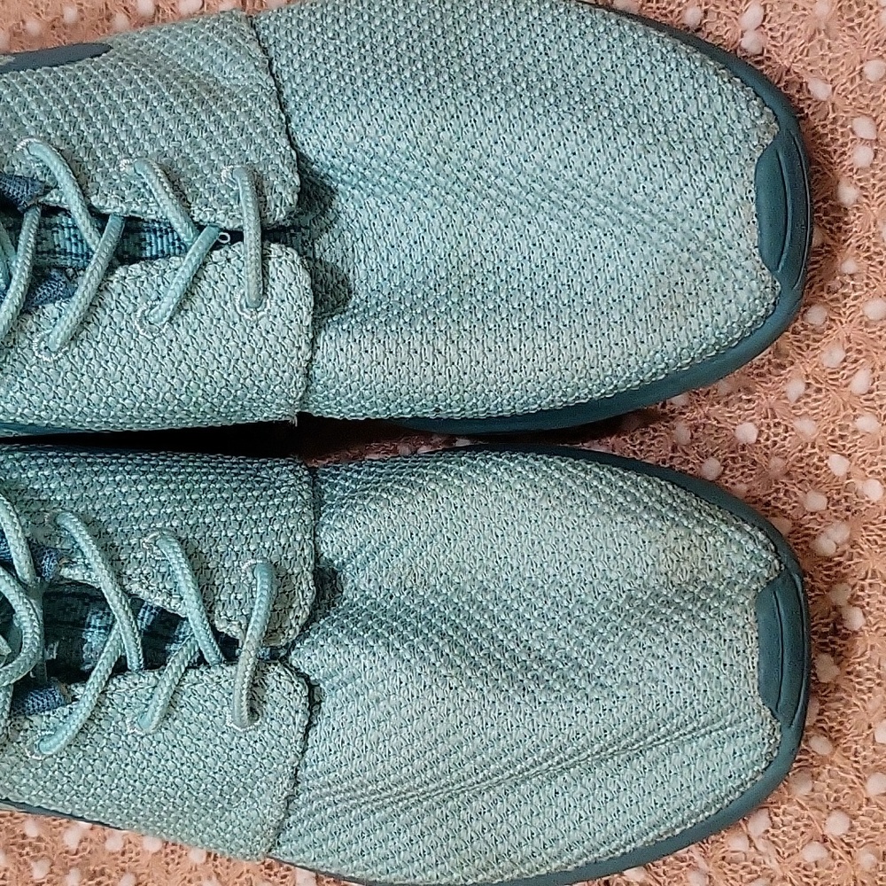 Nike Roshe Sneakers - Picture 7 of 12